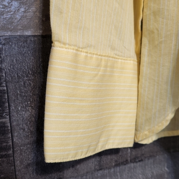 New Vince Fine Stripe Silk-blend Woven Shirt - Picture 5 of 9